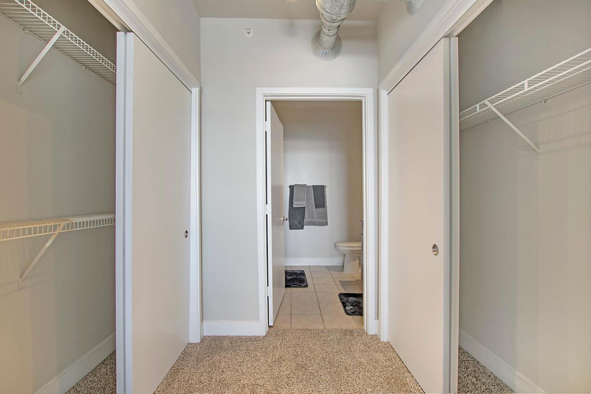 Cowboy Live, Laugh, & Loft Fort Worth 2 Bedroom Loft Downtown Esterno foto